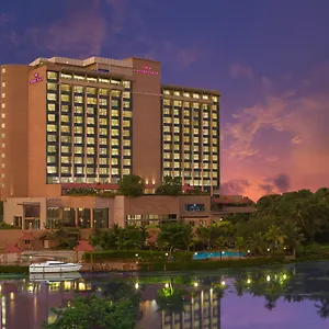 Crowne Plaza By Ihg Коччи